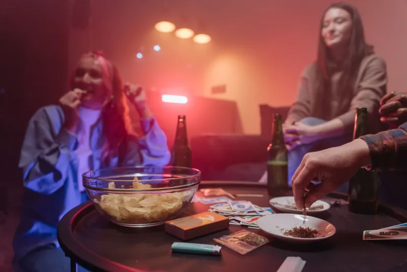 Pass, Sip, Discuss: How Home Cannabis Tastings Are Becoming the New Friday Night